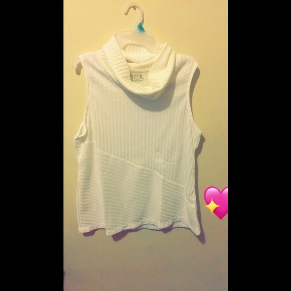 Turtle neck sleeveless top - Picture 1 of 1